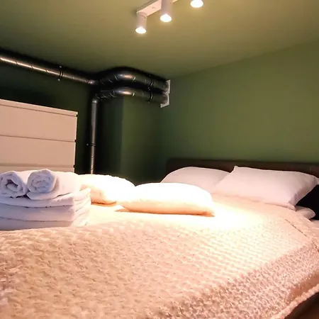 Droinvest Zarembowicza 33 Lotnisko Airport Apartamento *