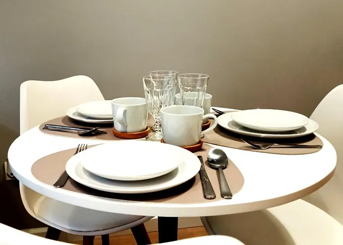 Droinvest Zarembowicza 33 Lotnisko Airport