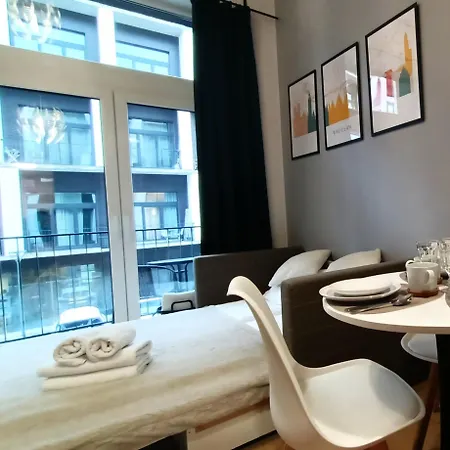 Droinvest Zarembowicza 33 Lotnisko Airport فروتسواف