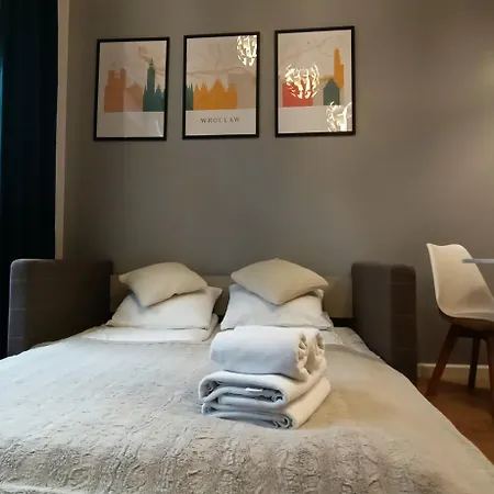 Droinvest Zarembowicza 33 Lotnisko Airport Apartment