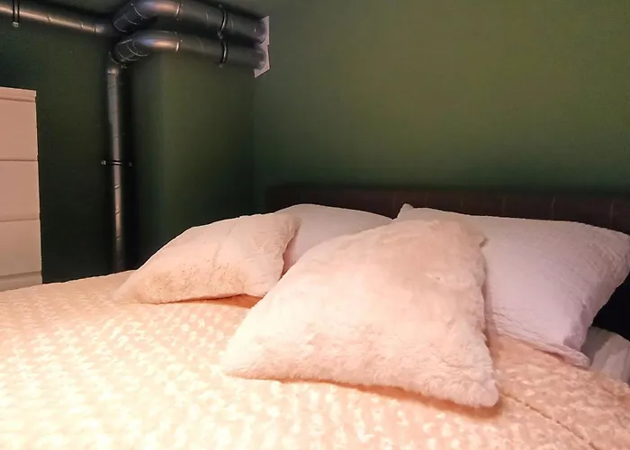 Droinvest Zarembowicza 33 Lotnisko Airport *